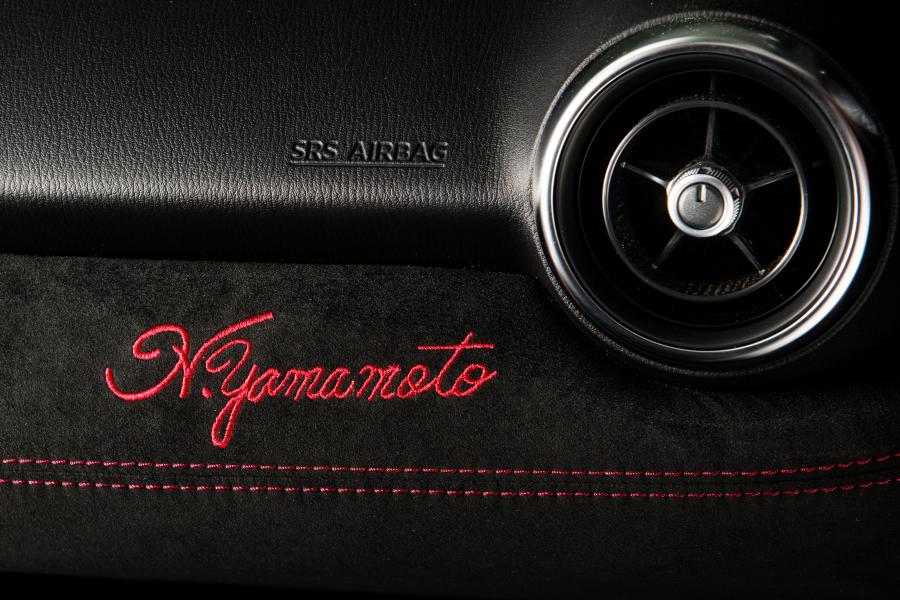 Детали интерьера Mazda MX-5 Yamamoto Signature (ND) 2018 года  (фото 7 из 12)